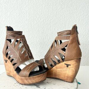 NEW Lane Boots BECCA Womens Brown Wedges 5 Western Cowgirl Wooden Heeled Sandals